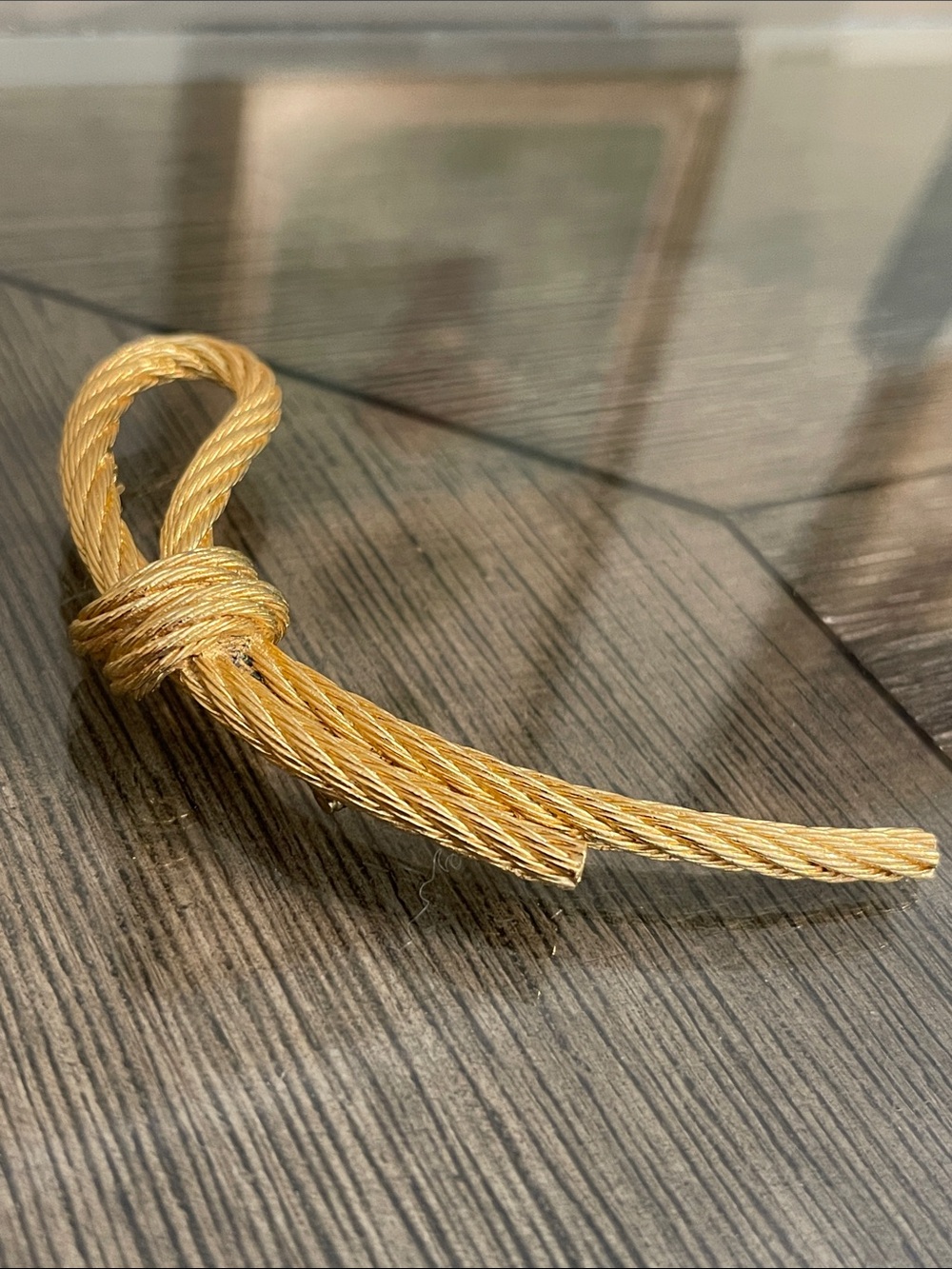 Christian Dior Vintage Knotted Rope Brooch - Gold-tone Metal - Picture 3 of 17